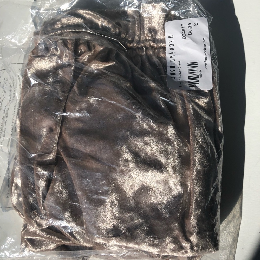 Woman Life of Luxury Beige Ruched Dress Size Small - Picture 3 of 5